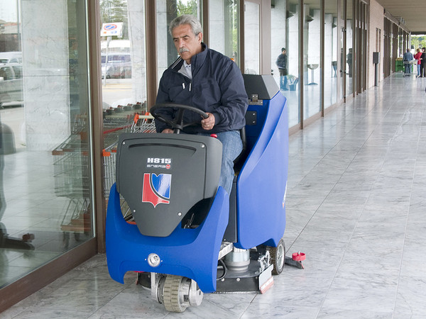 Dulevo H815驾驶式自动洗地机/洗地车