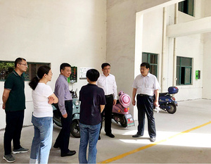 高淳区委书记吴勇强带队视察 肯定来充充电桩对小区车辆安全充电的积极作用！