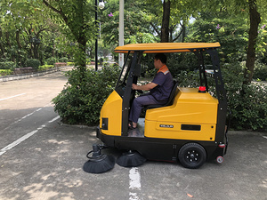 小区物业怎么来选择电动扫地车？